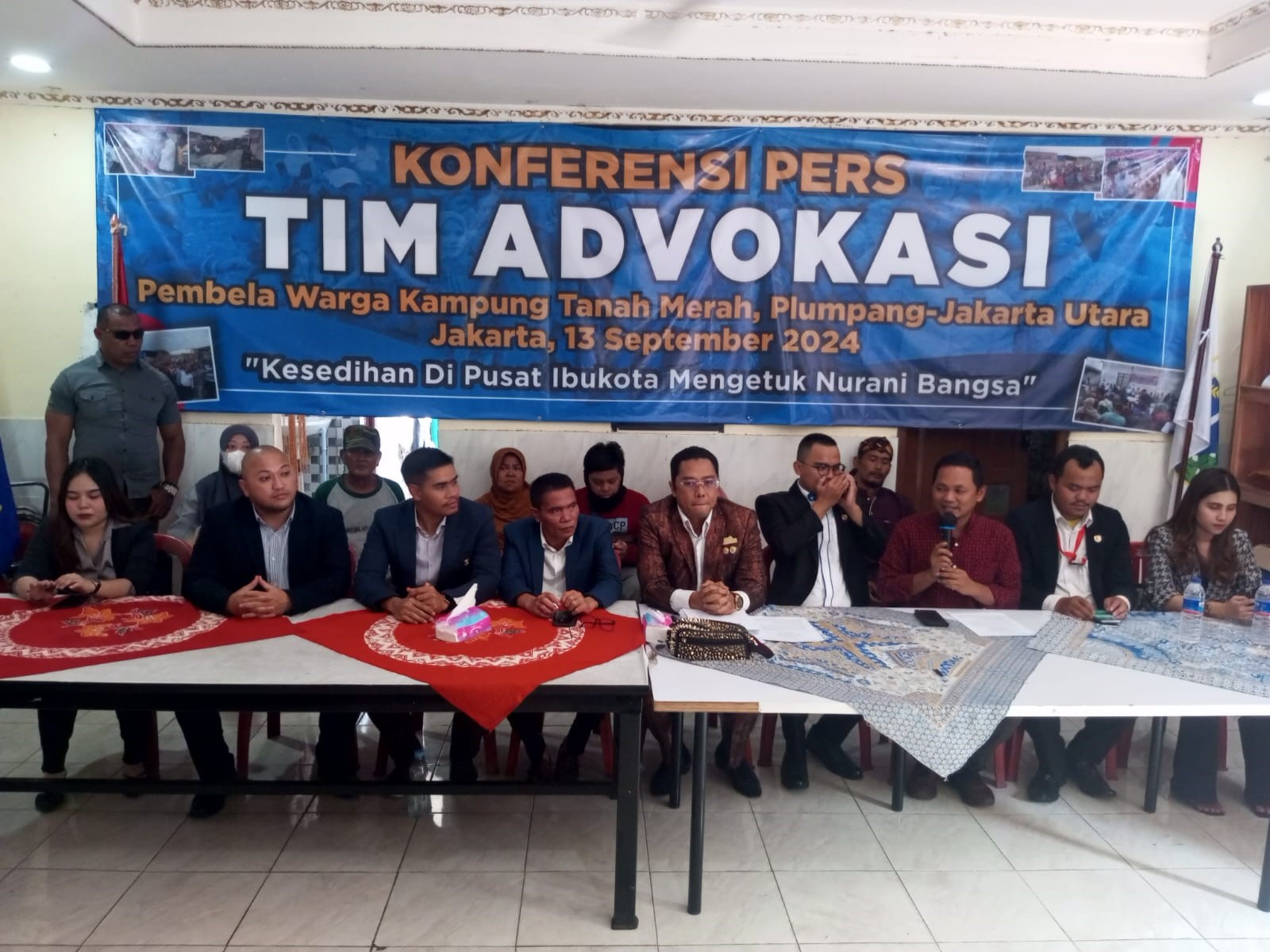 Tim-Advokasi-Pembela-Warga-Kampung-Tanah-Merah-Plumpang-untuk-Mengetuk-Nurani-Pimpinan-Pertamina-1.1.jpg